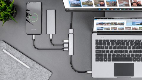 Adapter (HUB) USB typu C na HDMI/USB3.0/USB2.0/C port Adapter (HUB) USB typu C na HDMI/USB3.0/USB2.0/C port