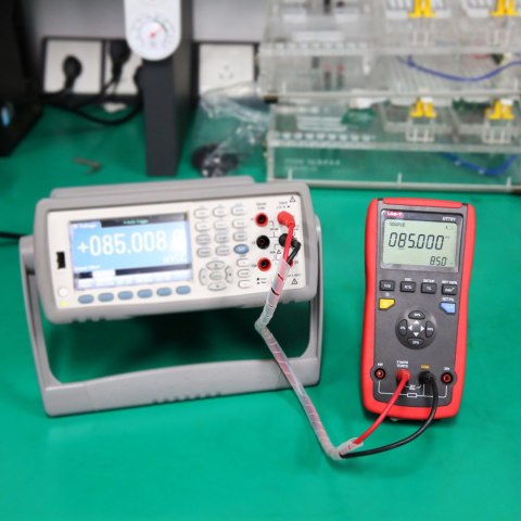 Kalibrator temperatury Uni-T UT701 Kalibrator temperatury Uni-T UT701