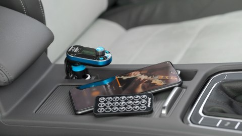 Samochodowy transmiter z funkją bluetooth (2x gniazda USB) Samochodowy transmiter z funkją bluetooth (2x gniazda USB)