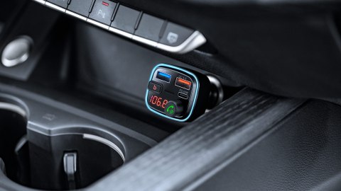 Transmiter samochodowy FM z funkcją bluetooth Transmiter samochodowy FM z funkcją bluetooth