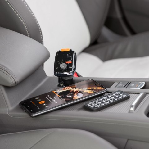Transmiter samochodowy z funkcją Bluetooth (2x gniazda USB) Transmiter samochodowy z funkcją Bluetooth (2x gniazda USB)