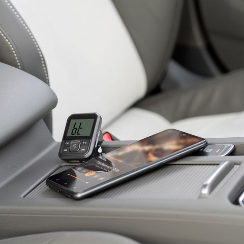 Transmiter samochodowy z funkcją bluetooth i gniazdem USB Transmiter samochodowy z funkcją bluetooth i gniazdem USB