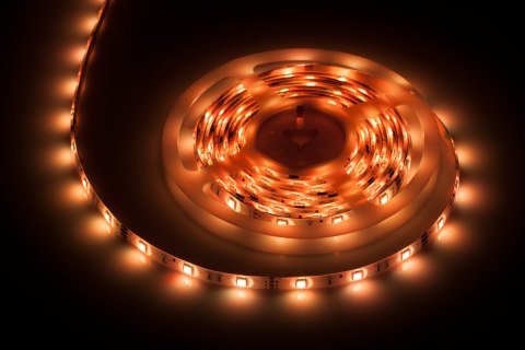 Zestaw oświetleniowy (sznur diodowy 150x5050SMD + zasilacz + kontroler kolorów) Zestaw oświetleniowy (sznur diodowy 150x5050SMD + zasilacz + kontroler kolorów)