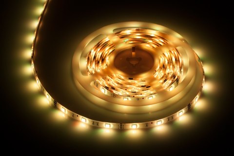 Zestaw oświetleniowy (sznur diodowy 150x5050SMD + zasilacz + kontroler kolorów) Zestaw oświetleniowy (sznur diodowy 150x5050SMD + zasilacz + kontroler kolorów)