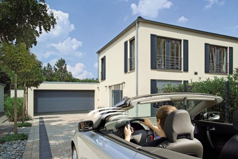 Brama garażowa segmentowa Renomatic/Hormann z napędem ProLift500-2 i szyną FS30 - przetłoczenia M Decocolor. Wymiar 2500x2125mm. Brama garażowa segmentowa Renomatic/Hormann z napędem ProLift500-2 i szyną FS30 - przetłoczenia M Decocolor. Wymiar 2500x2125mm.