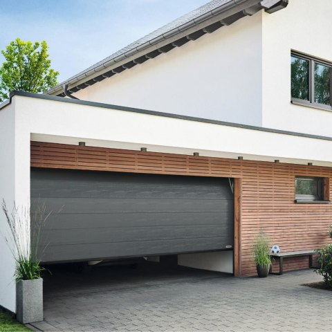 Brama garażowa segmentowa Renomatic/Hormann z napędem ProLift500-2 i szyną FS30 - przetłoczenia M Decocolor. Wymiar 2500x2250mm. Brama garażowa segmentowa Renomatic/Hormann z napędem ProLift500-2 i szyną FS30 - przetłoczenia M Decocolor. Wymiar 2500x2250mm.