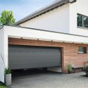 Brama garażowa segmentowa Renomatic/Hormann z napędem ProLift500-2 i szyną FS30 - przetłoczenia M Woodgrain. Wymiar 2500x2250mm.